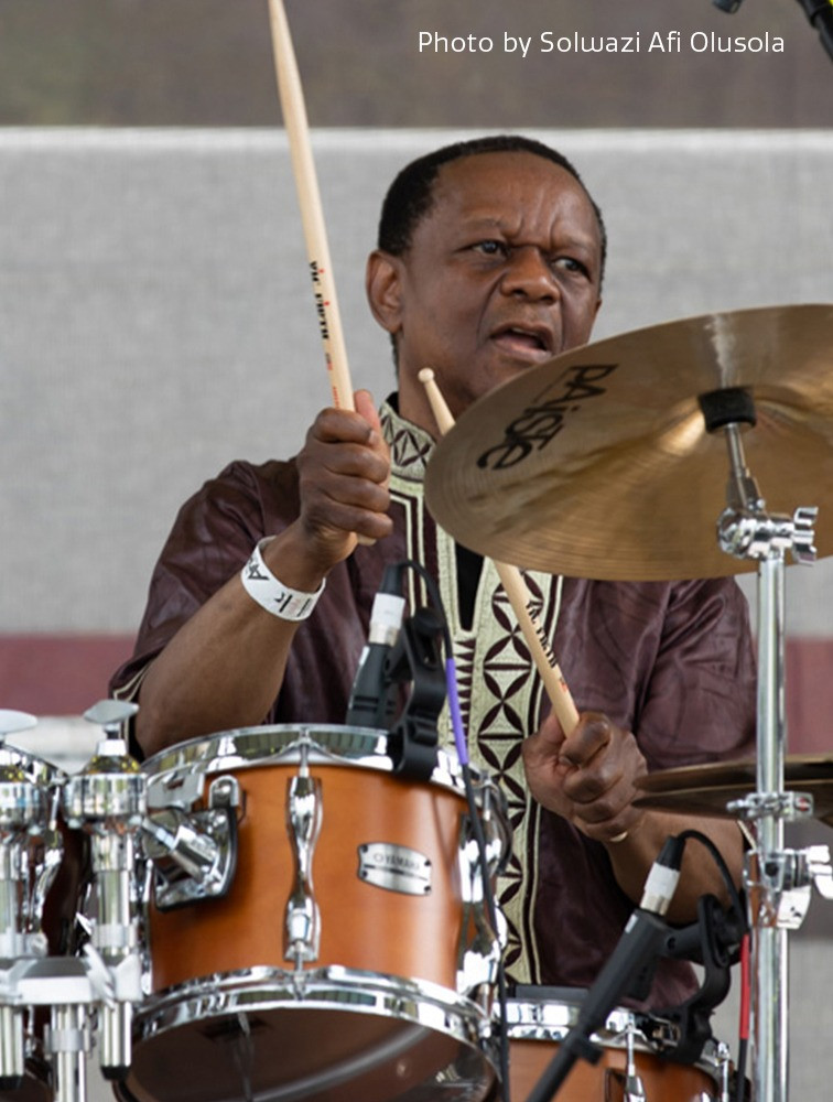 Sipho Kunene Afrobarometer - Professional Mobile Vintage Wallpapers | Free Download