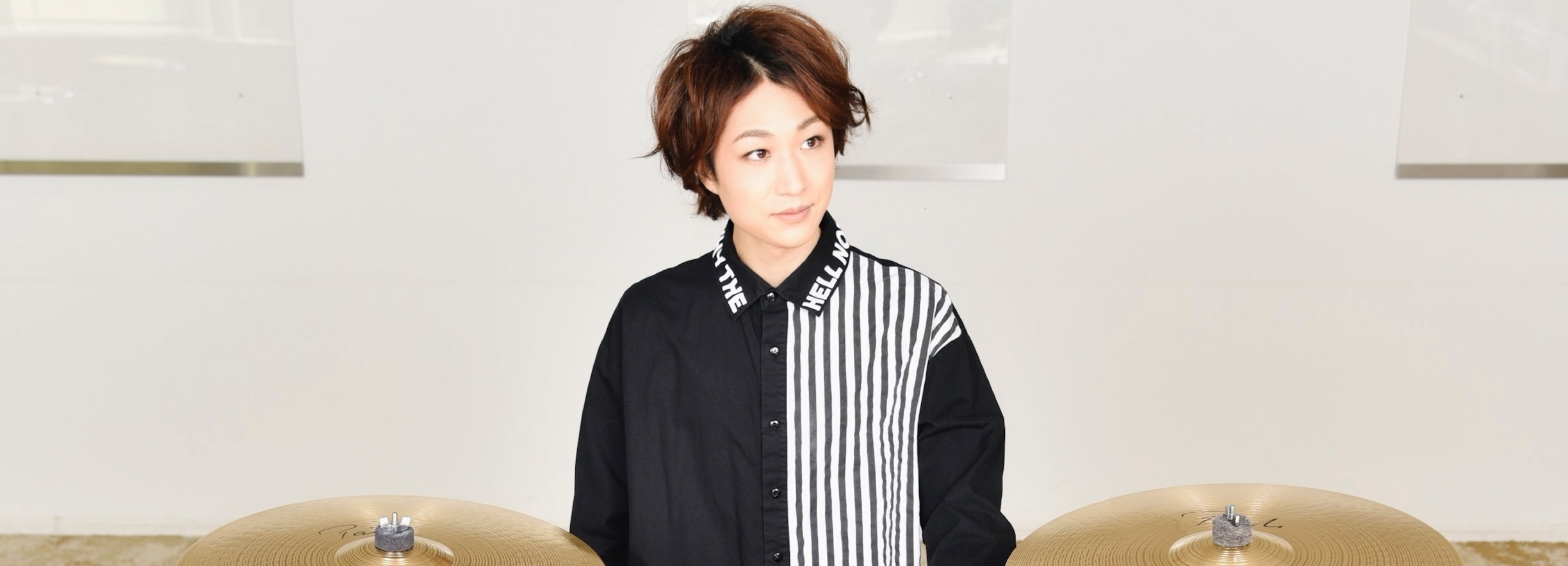 Hideki Aoyama Profile - Modern Minimal Illustration - 4K