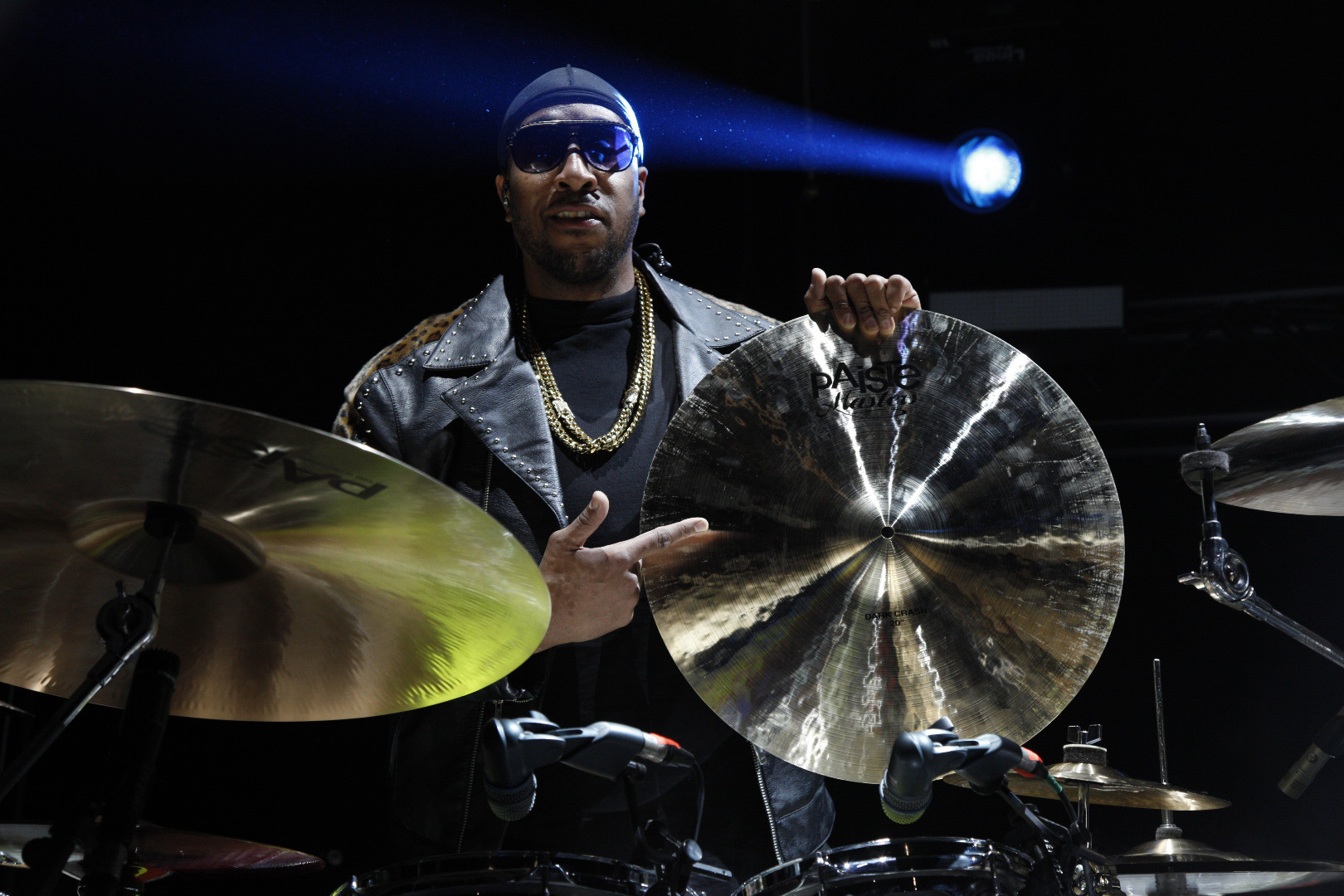 Eric Moore Ii Via Matrix - Premium Colorful Design Gallery - Desktop