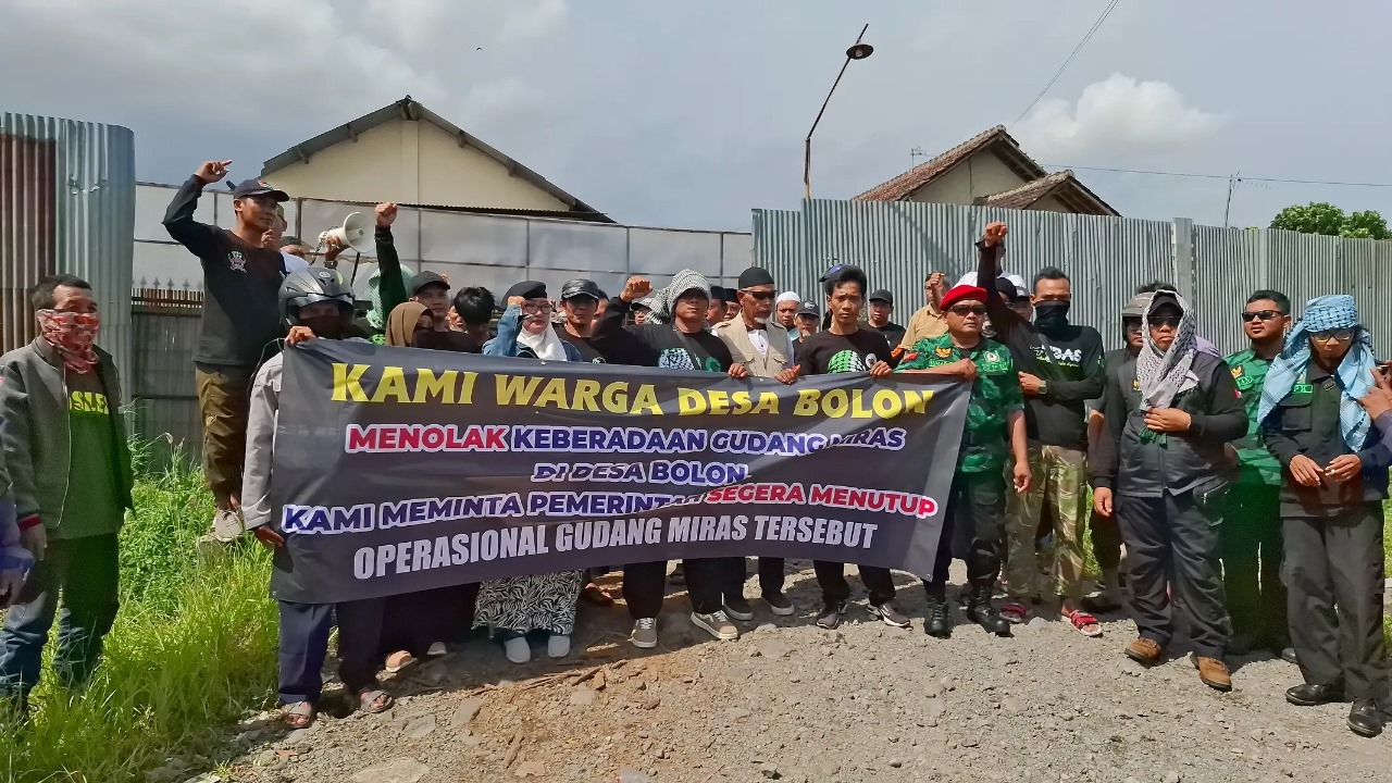 Gudang Miras di Colomadu Ngeyel Berdiri Padahal Ditolak Warga, Siapa Bekingnya?