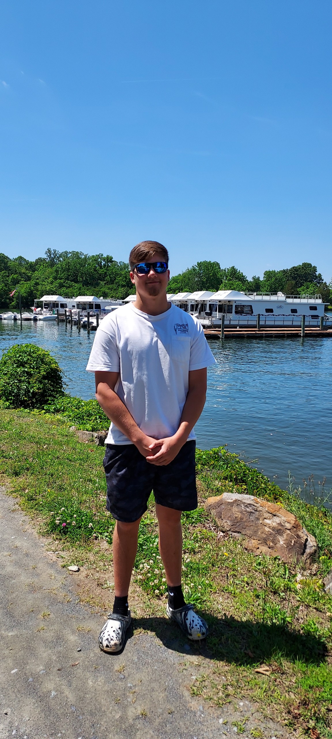 Houseboat Rentals Smith Mountain Lake Virginia at Parrot Cove Boat Rentals