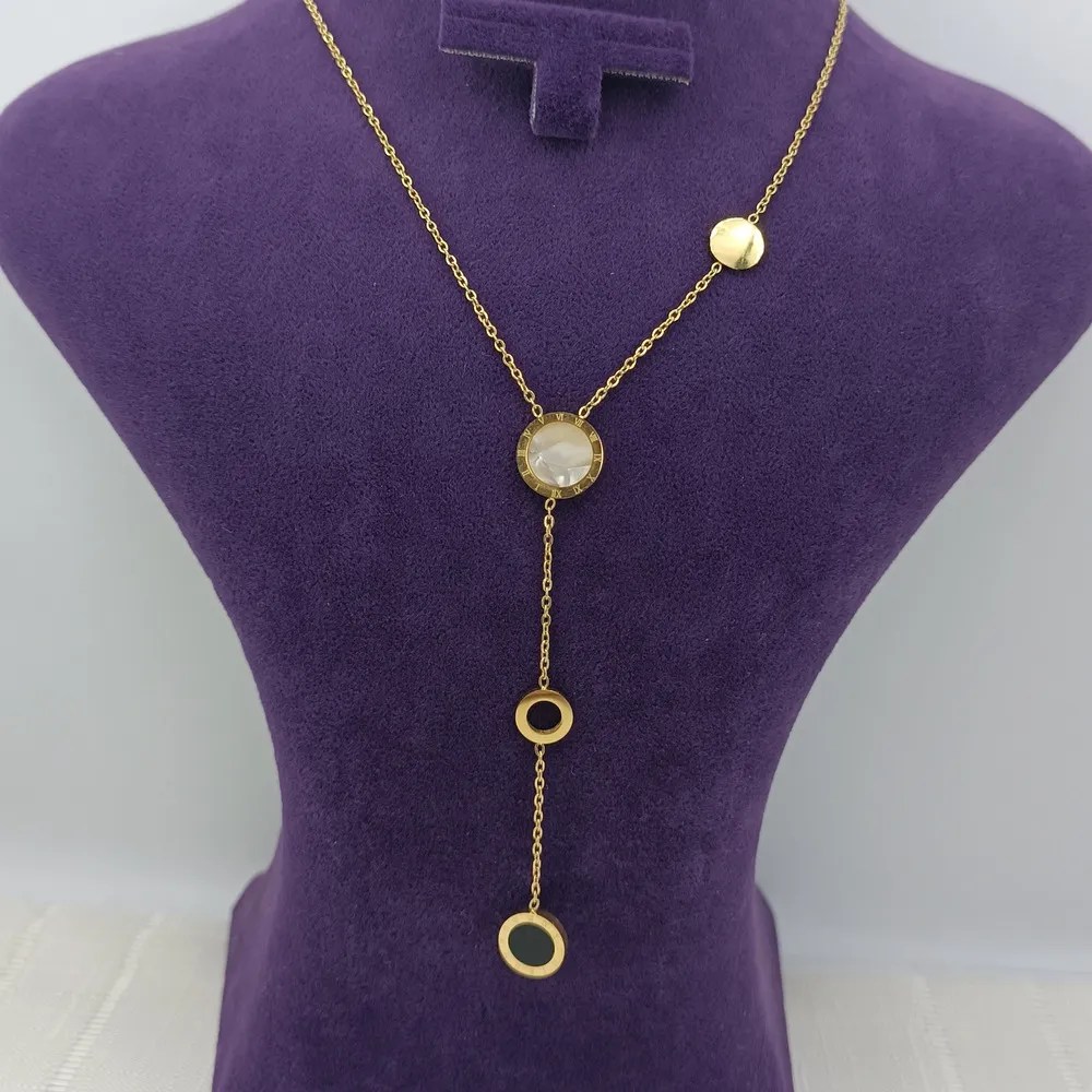 Sedef Roma Rakam Halka Topçuk Çelik Kolye