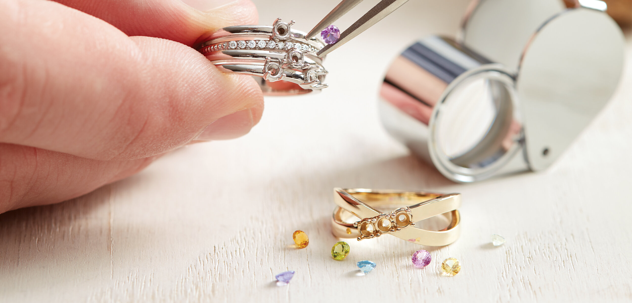 The process of Finding and Ordering Personalized Gold jewellery Online