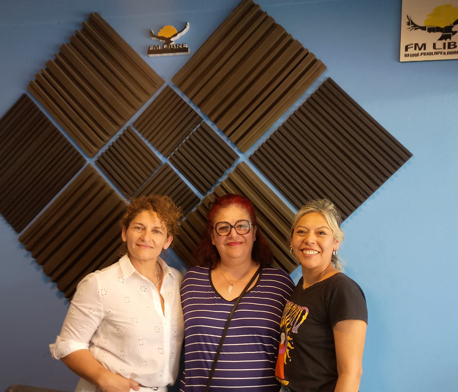 Las emprendedoras de Luna del Sur junto a Laila Naldi presentan la propuesta “Redescubriendo nuestro poder”.