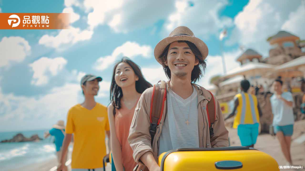 民眾在健走運動後，正大口享用高熱量的巧克力精緻蛋糕