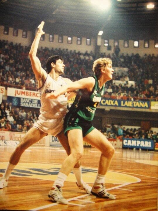 Carles Ruf ex-jugador de la penya , 2 veces campeon de la liga ACB y de 1 copa Korac es uno de los hijos de Hans Ruf, inventor del Tirante Musculador Fuente: rhythmbasket.blogspot.com