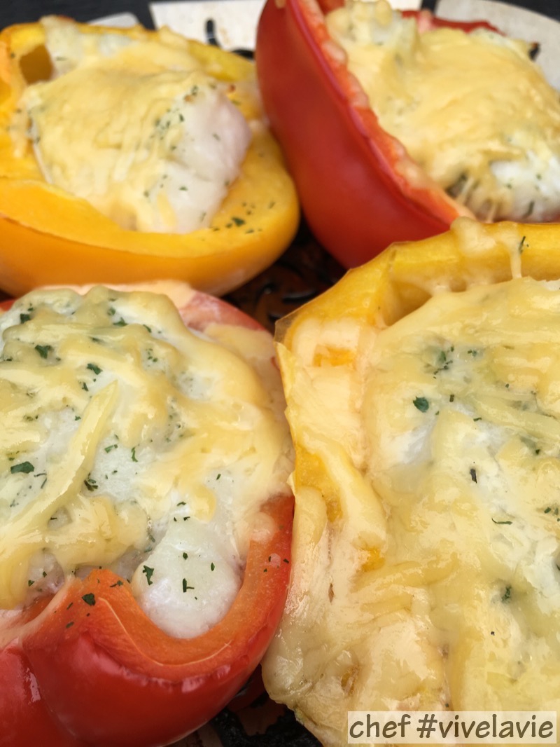 Met kabeljauw gevulde paprika