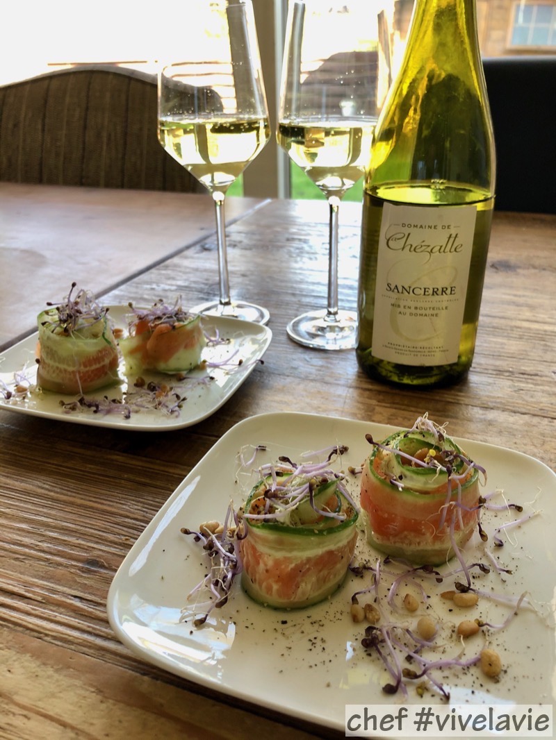 Zalm komkommer rolletjes