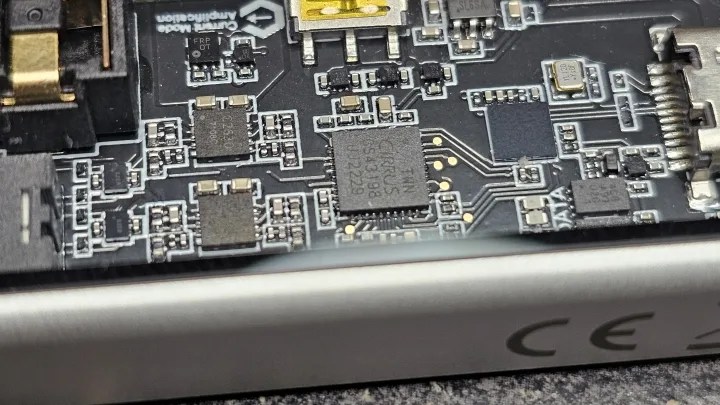 Cirrus Logic DAC chip (CS43198)