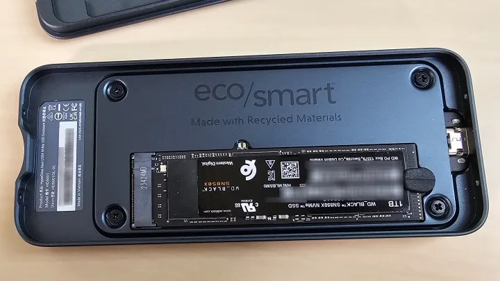 HyperDrive Next USB4 NVMe SSD Enclosure (Review) | Poc Network // Tech