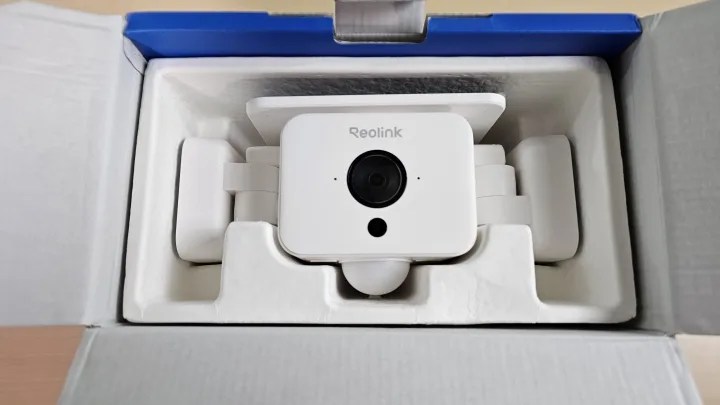 Reolink Solar Floodlight Camera