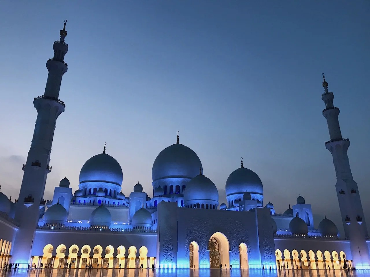 Rant The Sheikh Zayed Mosque Is Completely Overrated Pointchaser