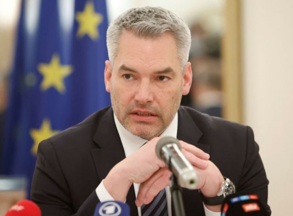 Αυστρία: «Αν ο πόλεμος δεν τελειώσει σύντομα, θα γίνει ακόμη μεγαλύτερος» λέει ο καγκελάριος Καρλ Νεχάμερ