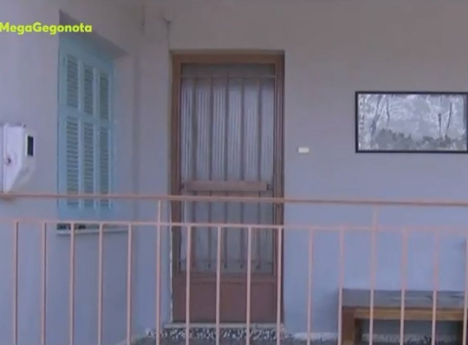 Ενδοοικογενειακή βία στον Βόλο: Αυτό είναι το σπίτι «κολαστήριο» – Αναφορές ότι κακοποιούνταν και το παιδί