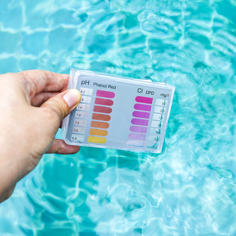 Kann ich chlor aus dem poolwasser entfernen? Rund Um Pool Chlor Wissenswertes Und Tipps Zur Verwendung Der Chemikalie Poolsana Der Pool Sauna Fachdiscount