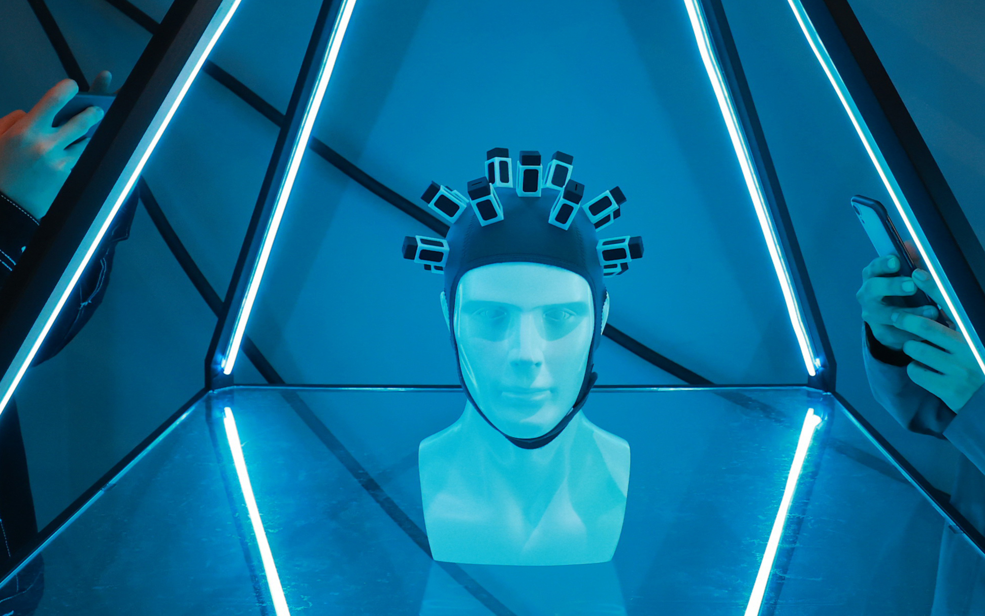 Brain Computer Interfaces Exploring Ethical Considerations And - Modern Ocean Background - Ultra HD