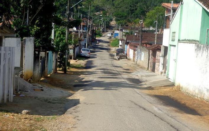 Serviços de manutenção e infraestrutura em três bairros afastados do centro. (Foto: Divulgação/PMU)