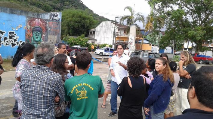 Em reunião no dia 18, a Prefeitura de Ubatuba apresentou os projetos existentes para a Praça BIP. (Foto: Divulgação/PMT)