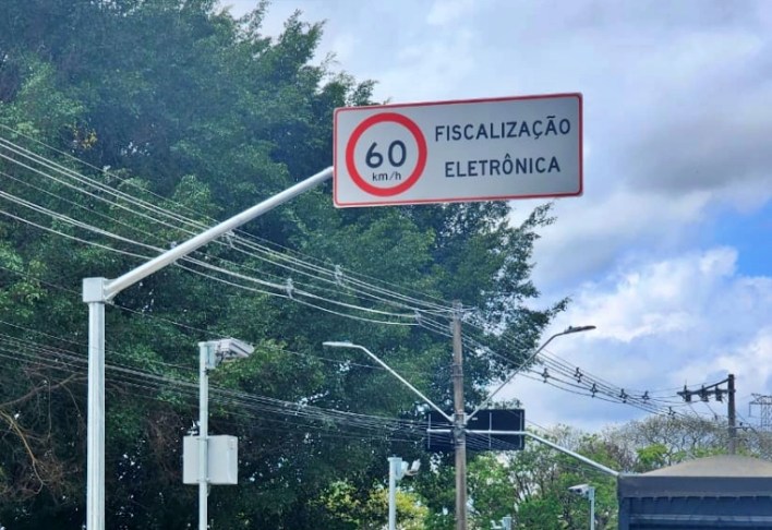 Radar de fiscalização eletrônica em Pindamonhangaba