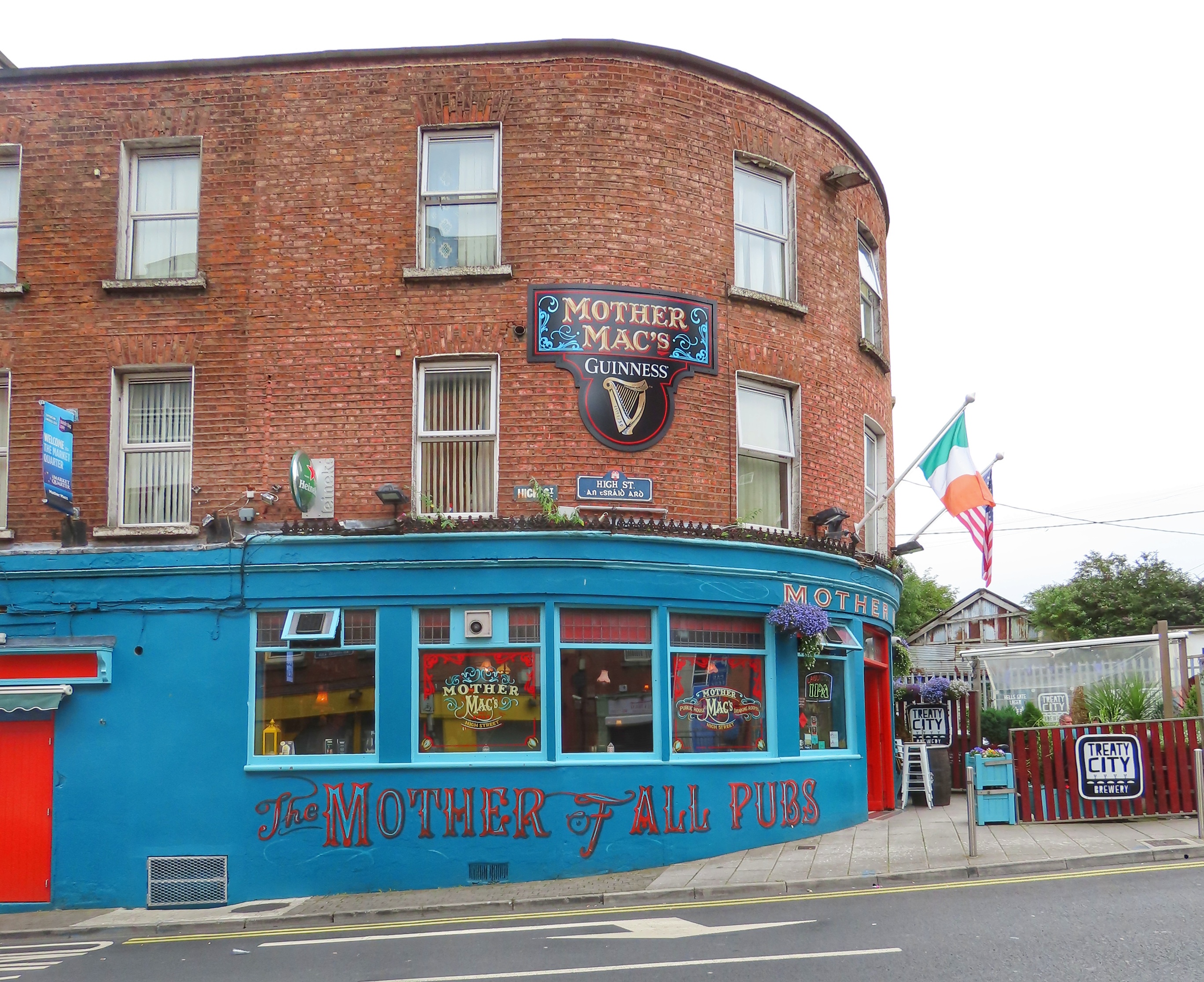 Mother Mac's Pub