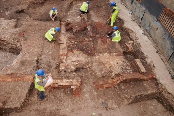 Brick walls and floors dating to the 17th century. Scale 0.50m