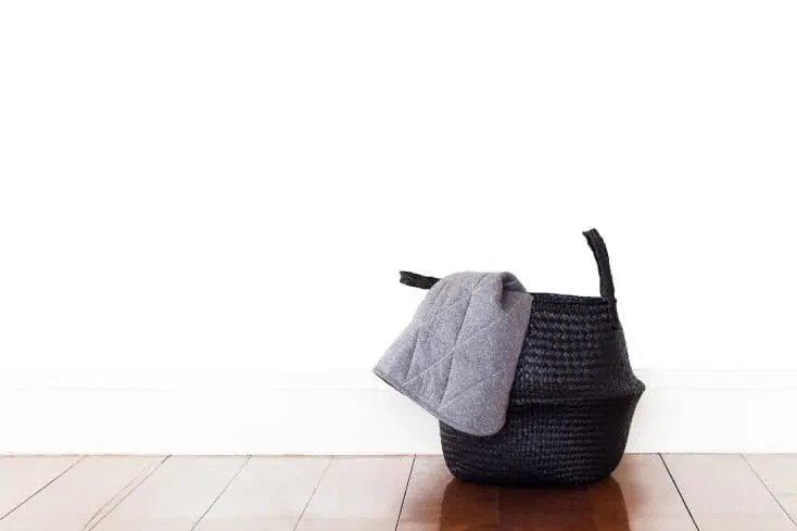 Live More With Less | Minimalism de-clutter