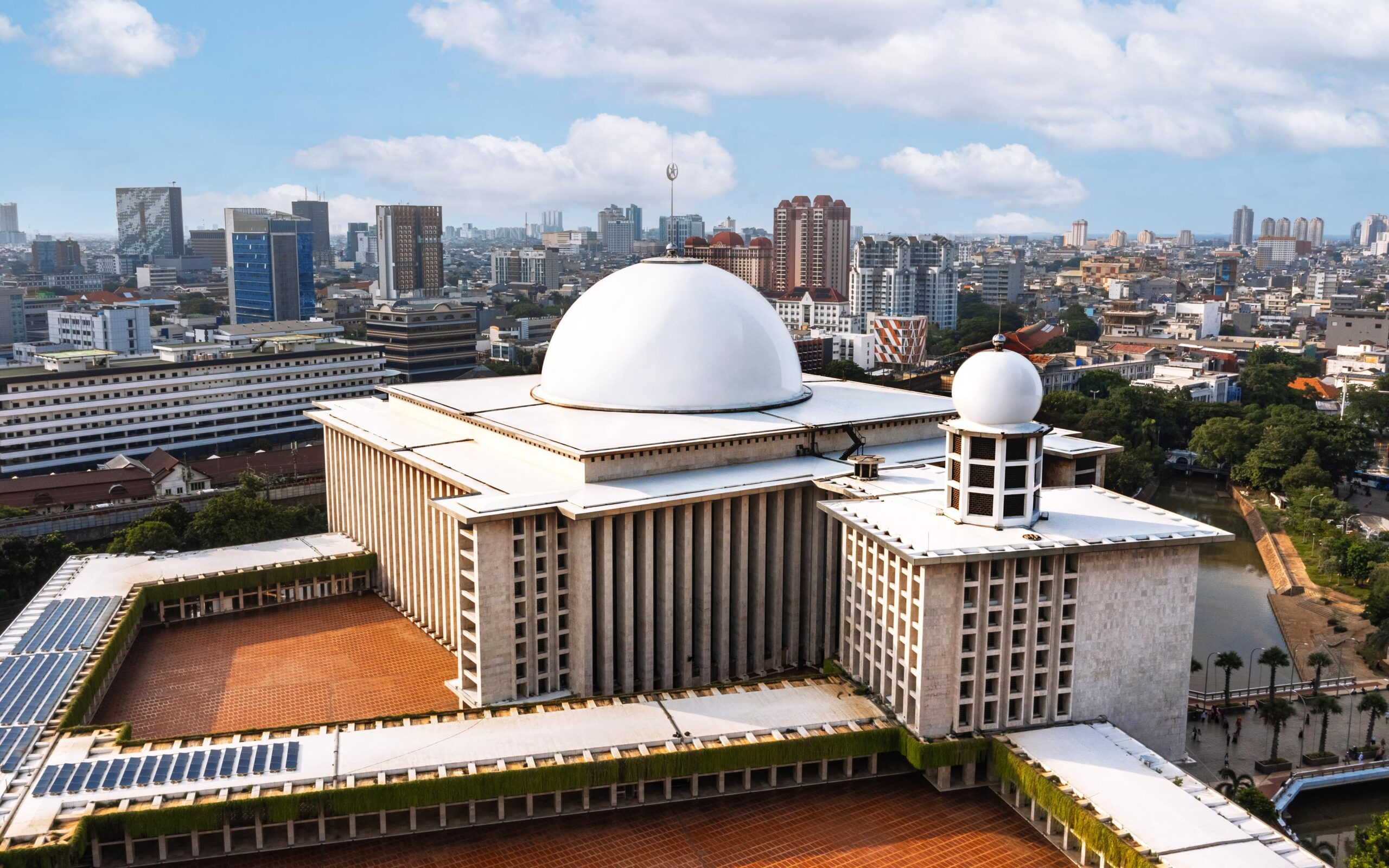 Kubah Masjid Istiqlal Direvitalisasi dengan Cerakote CTC-998