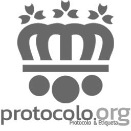 He Invitado A Unos Amigos A Cenar Y Al Jefe De Mi