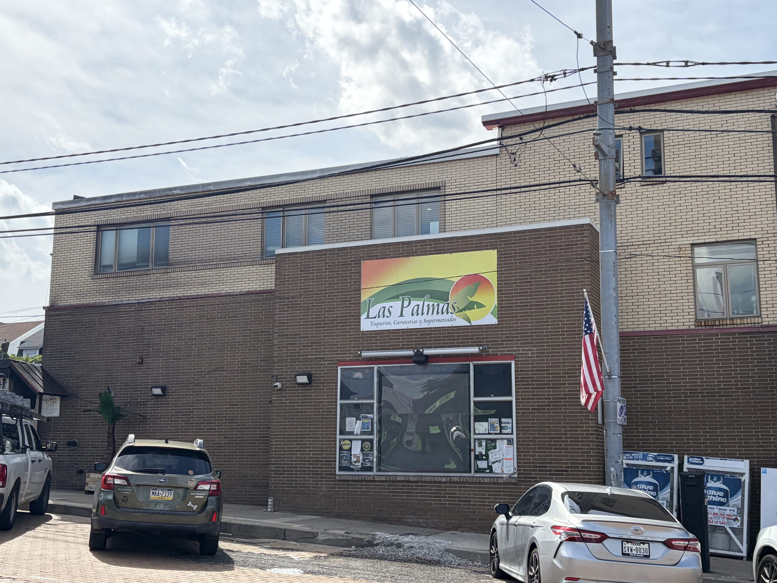 Immigration enforcement in Beechview brings tense scene to Las Palmas