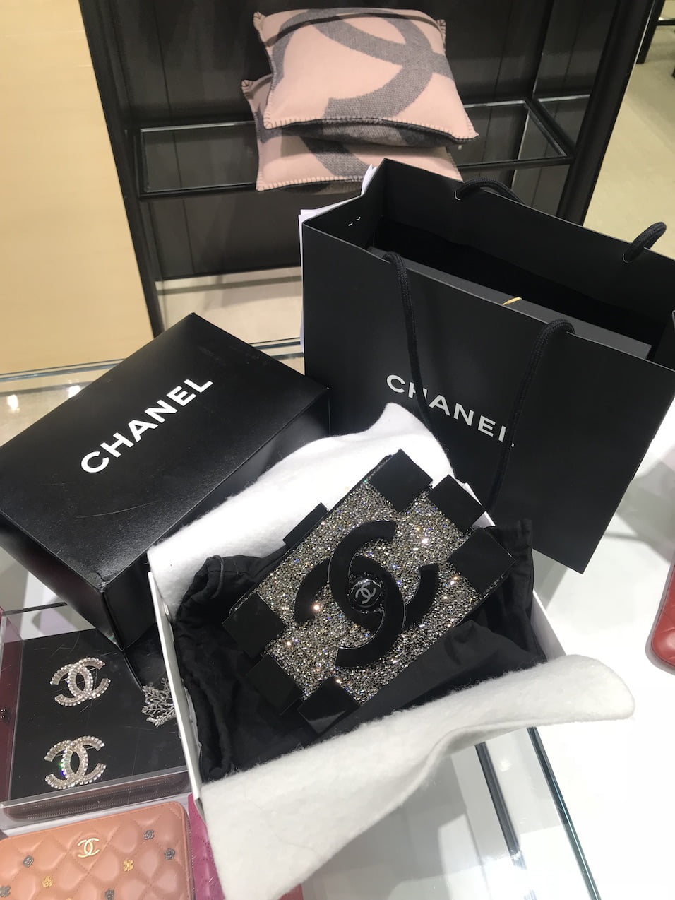 Damaged Chanel clutch corner