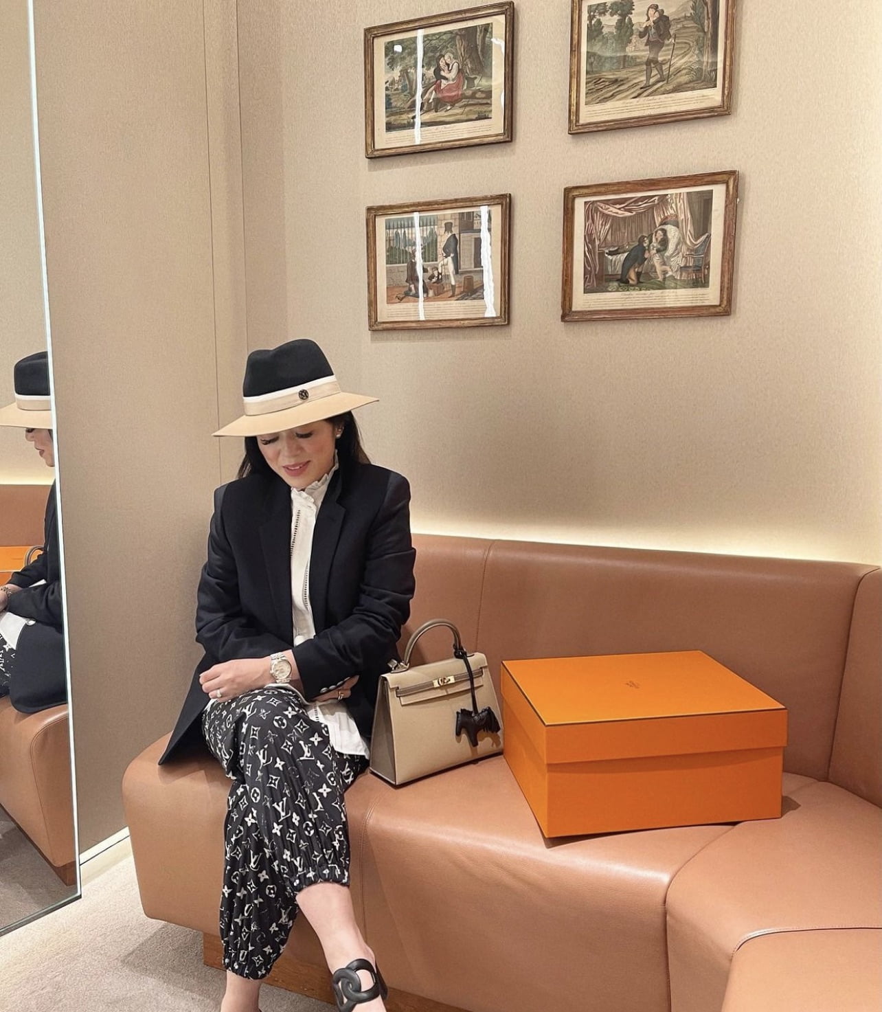 Hermès handbag display