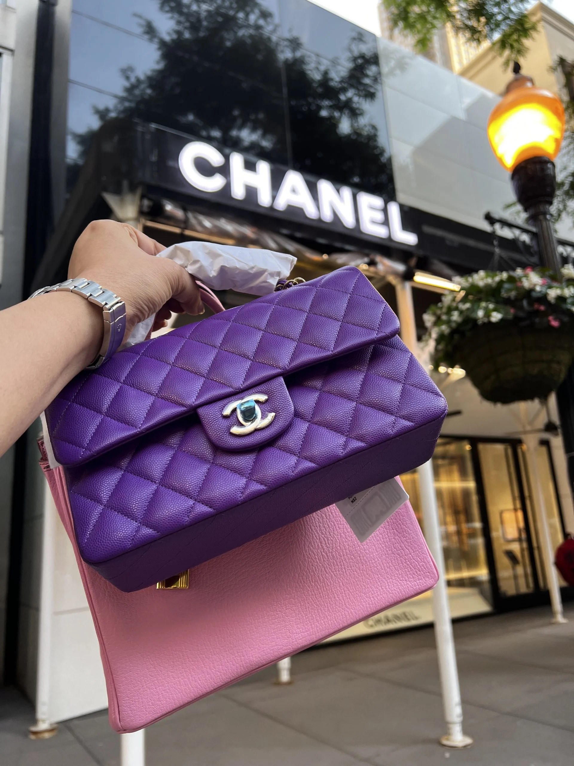 Luxury handbags display