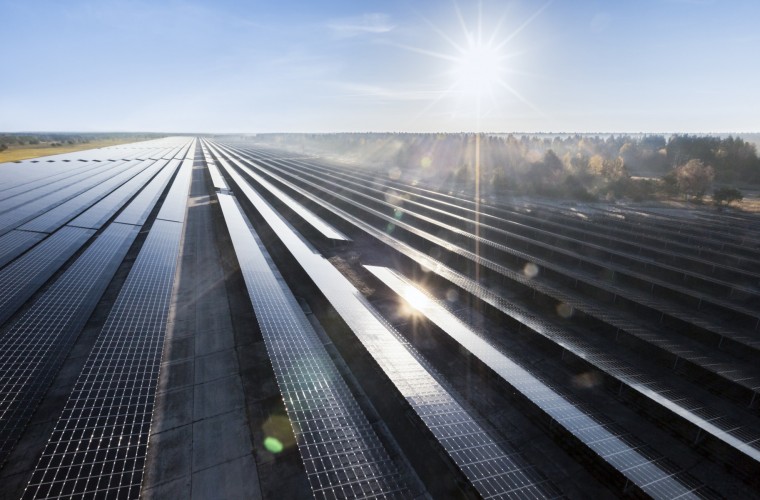 How Solar Power Saved Europe's Grids During Heatwaves: The Day vs Night Challenge (2026)