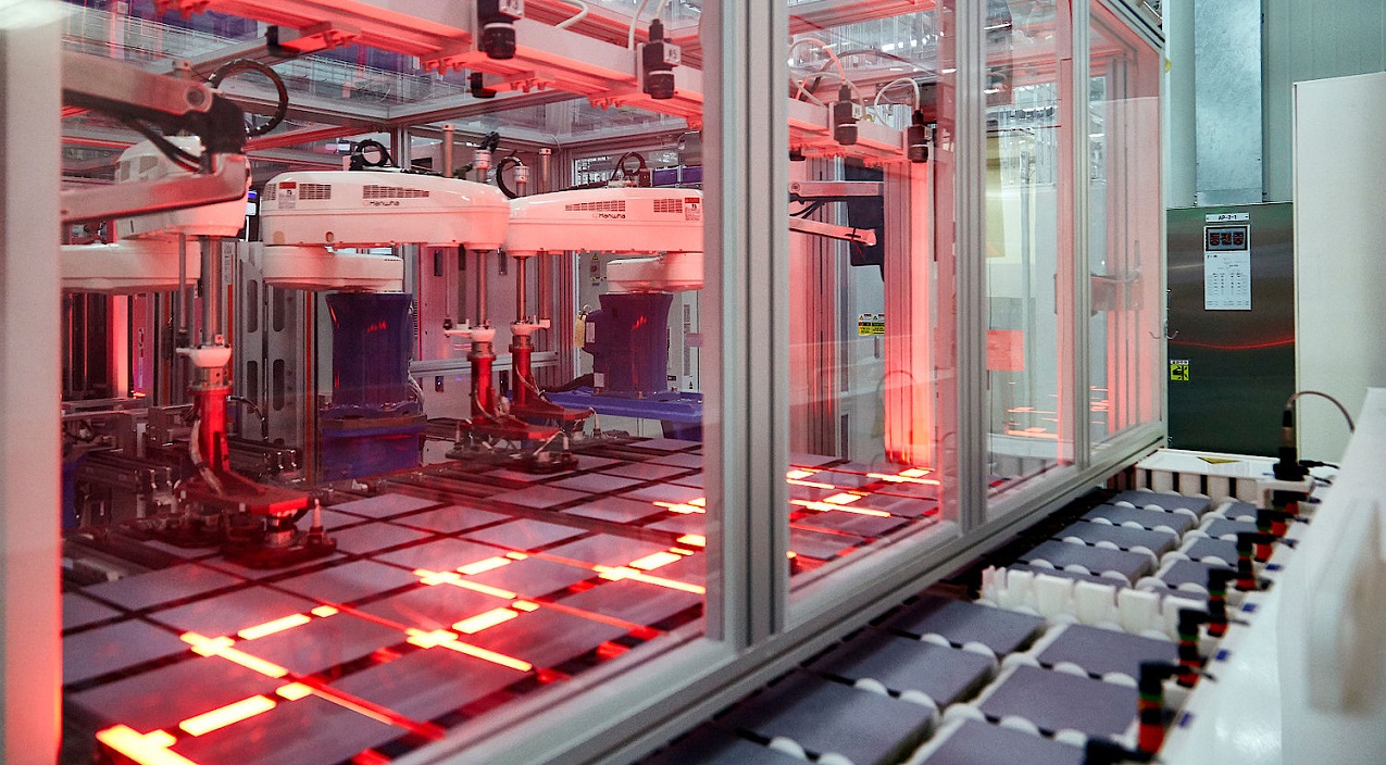Qcells Breaks Barriers: First UL & IEC Certifications for Perovskite Tandem Solar Tech! (2026)