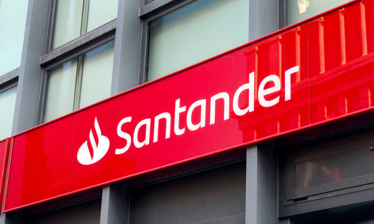 Santander's Digital Revolution: How AI and Tech Platforms Boosted Record Profits (2026)