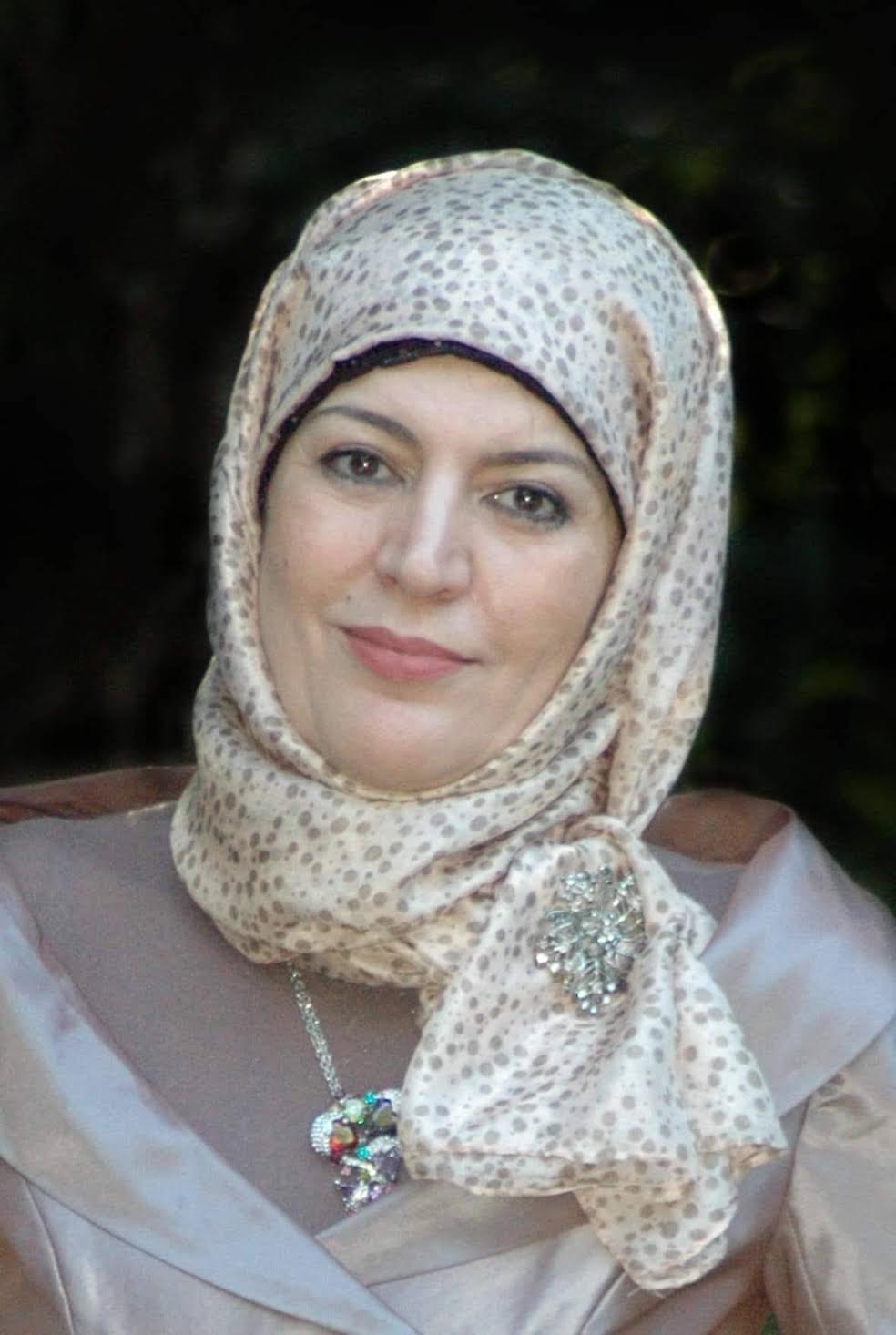 لبنى ياسين شاعرة سورية.. باهظٌ حُزنُ السَّماءِ هذهِ الليْلة