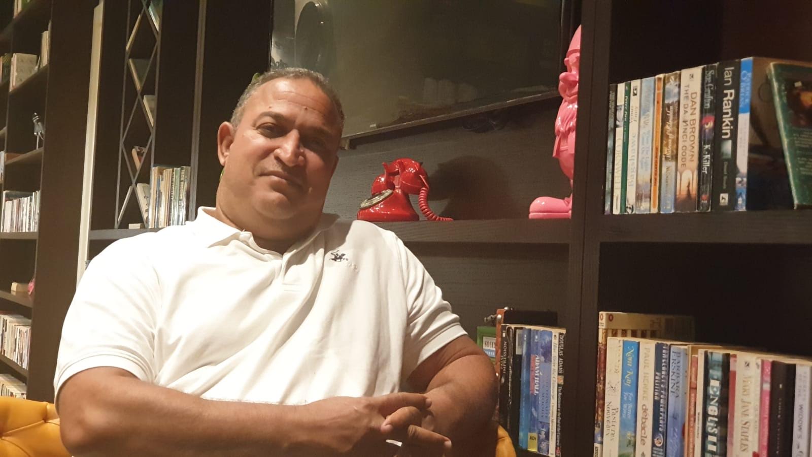 وفاة الشاعر والصحفي المغربي حكيم عنكر