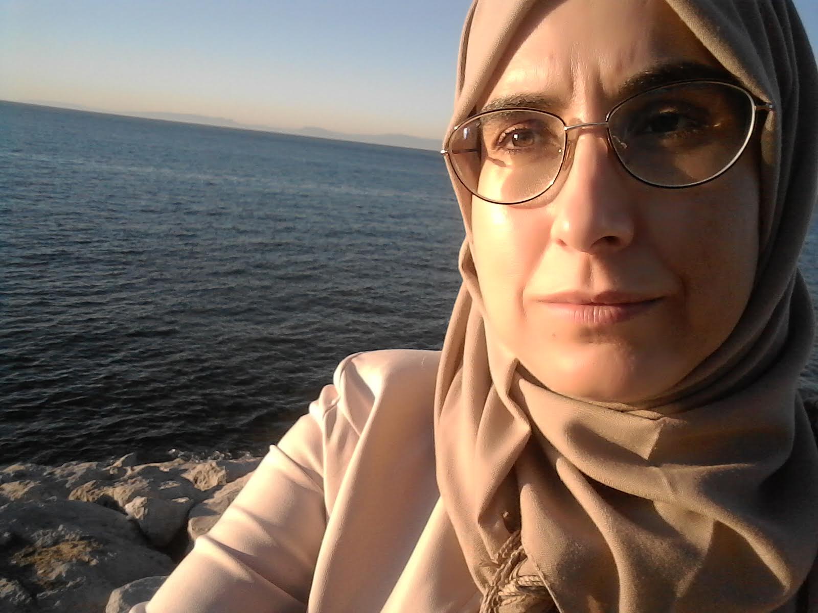 سعاد كريفطي شاعرة مغربية.. تحرس المرايا في قفص النَّظرات