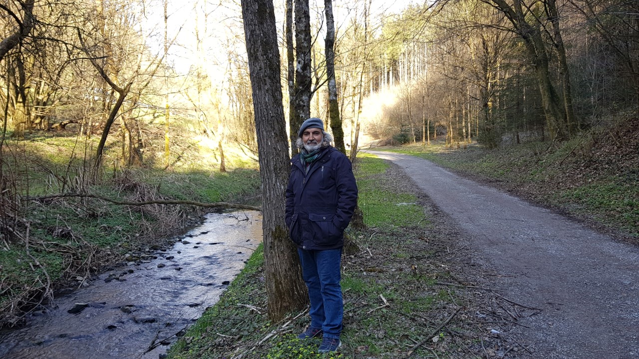 عطر الحرية يليق بطائر السيمورخ – قصيدة: بدل رفو