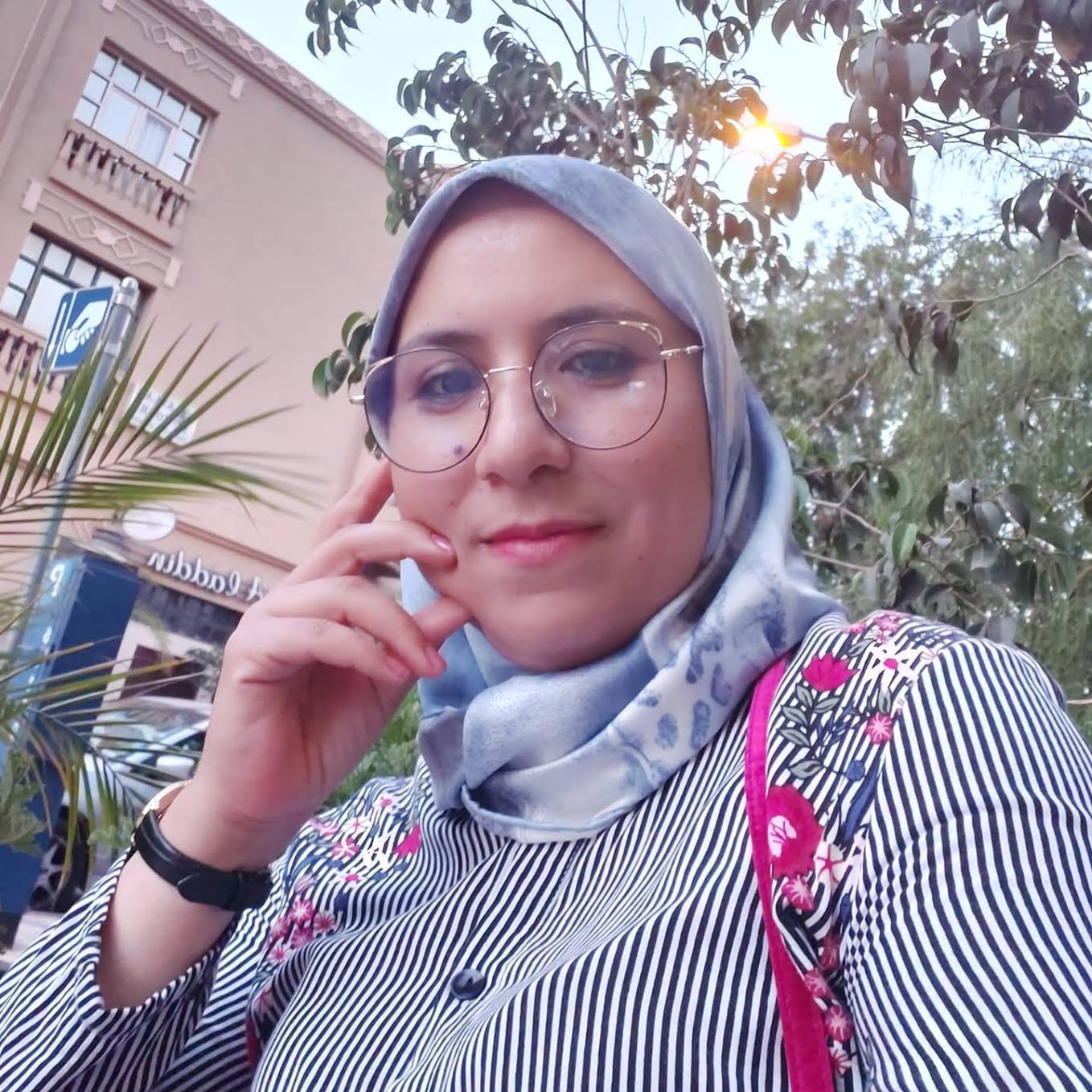 منى عبد السلام لعرج شاعرة مغربية.. تهشم شرنقة الضوء