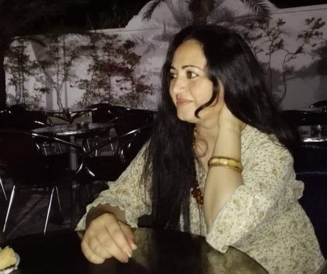 سونيا الفرجاني شاعرة تونسية… تحت حبّ أغصان التوت