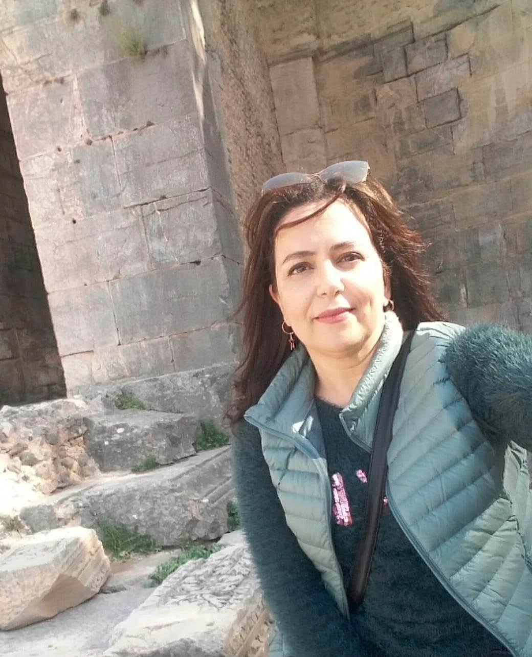 أفراح الجبالي شاعرة تونسية.. في خذلان خوف المرايـا يَـعـوي الذئـبُ رماداً