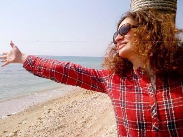 ندى الحاج شاعرة لبنانية..(قصيدة) كيف للعابرِ على جمر البياض أن يلتفتَ للظلِ ؟