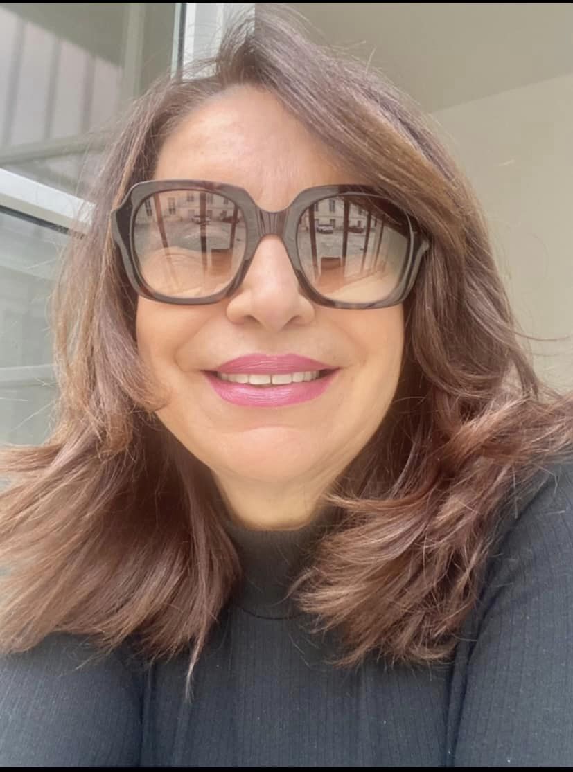 الفنانة التونسية كوثر بوزيان ومعرضها في باريس: الطبيعة الناطقة بالسحر