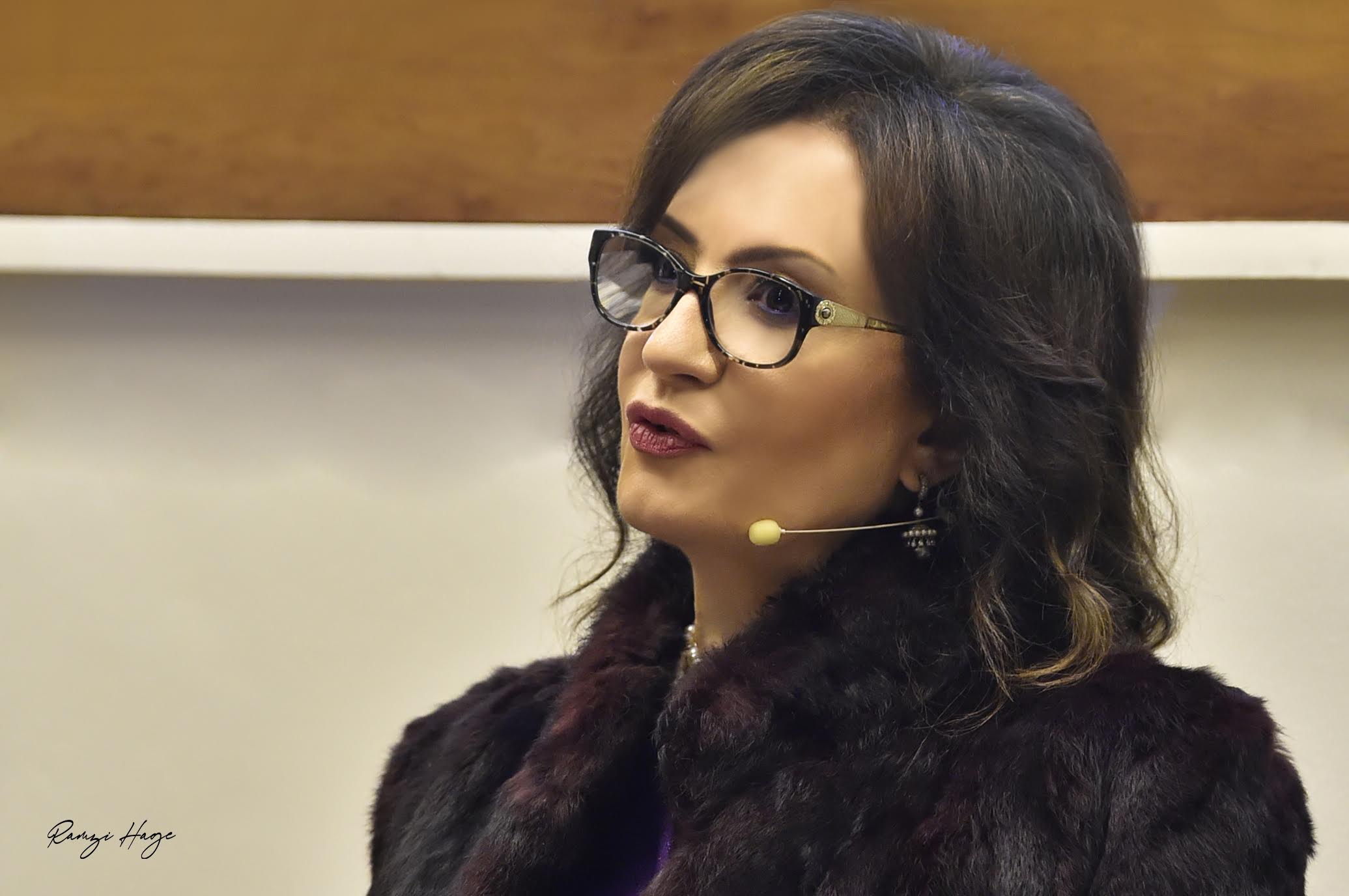 على رحيقِ العاشقِين..لا تنسَ أنّي مررتُ يوماً .. قصيدة للشاعرة اللبنانية ندى الحاج