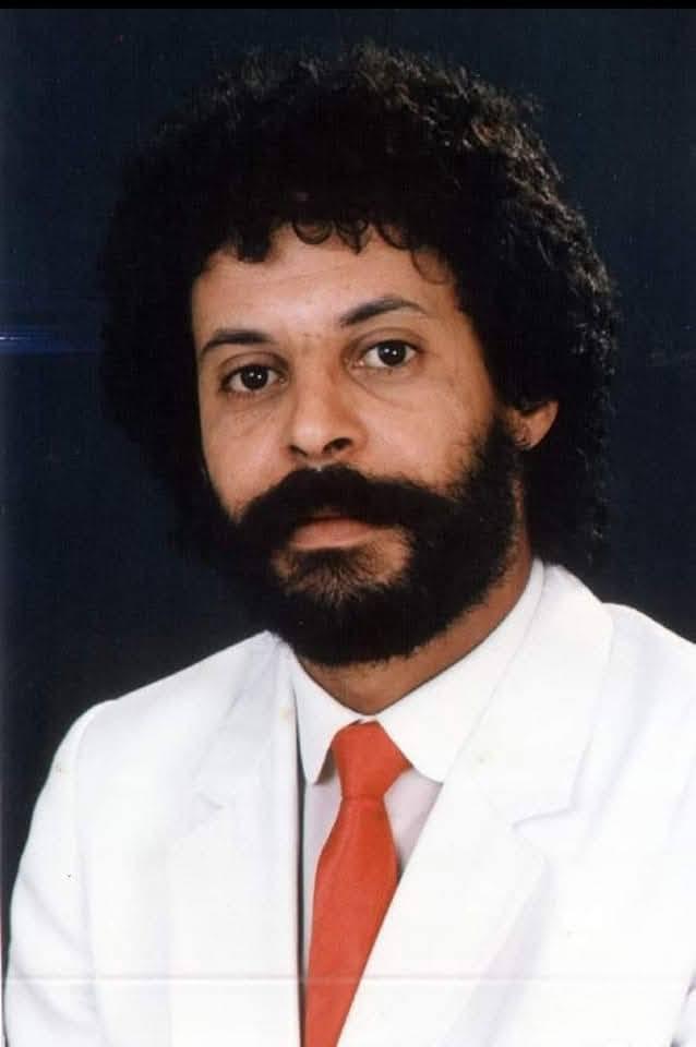 شرفة الشاعر محمد الطوبي..تَوَزَّعَ هياماً بين الوطن والمرأة والحياة