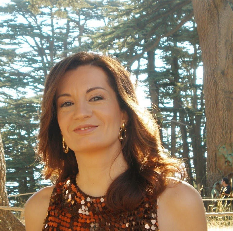 ندى الحاج ،شاعرة لبنانية “قصيدة”.. أفتحُ له القفصَ ولنفْسيَ الخيال 