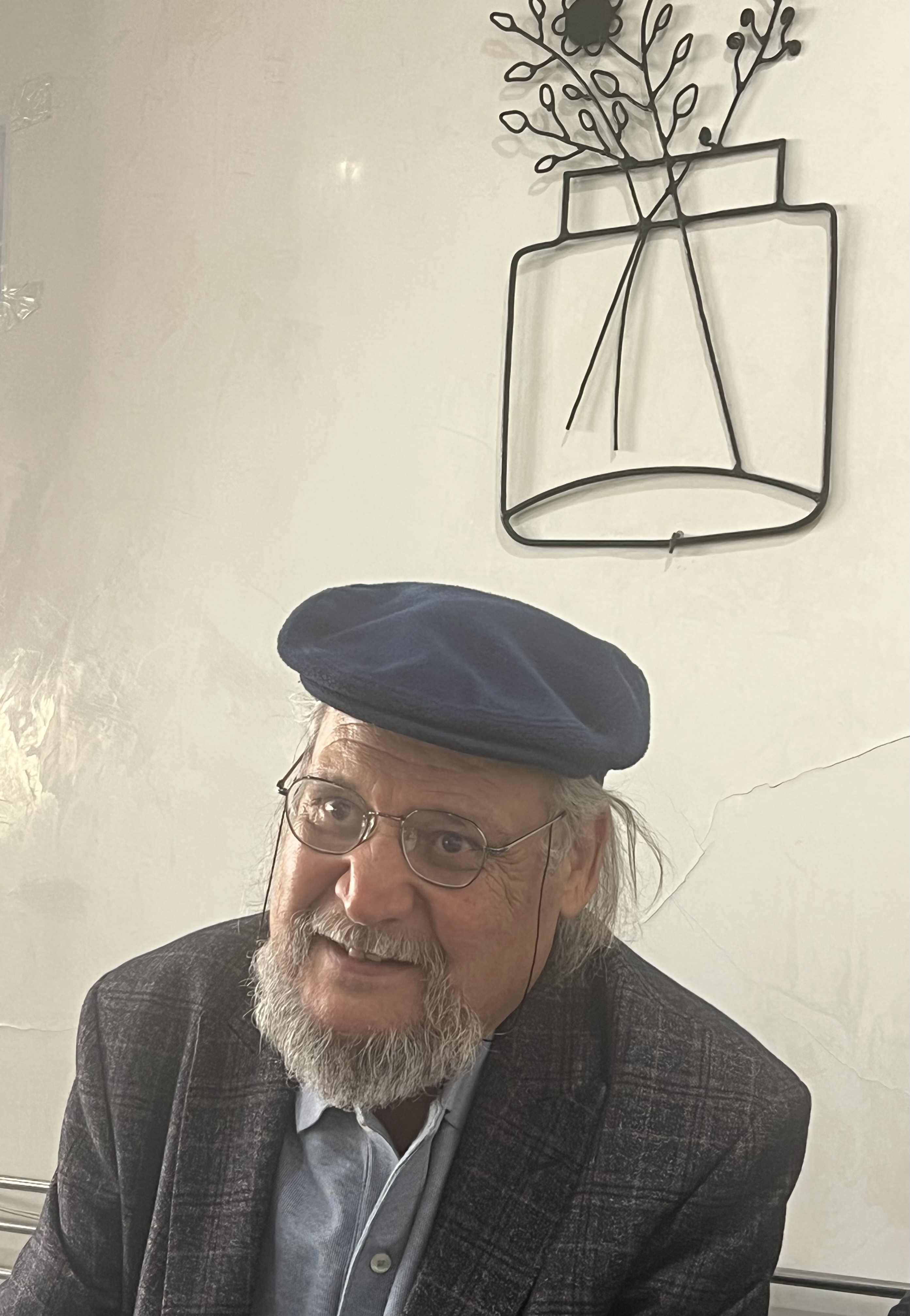 إدريس الملياني، شاعر مغربي “قصيدة”..زورق من جهة الضوء