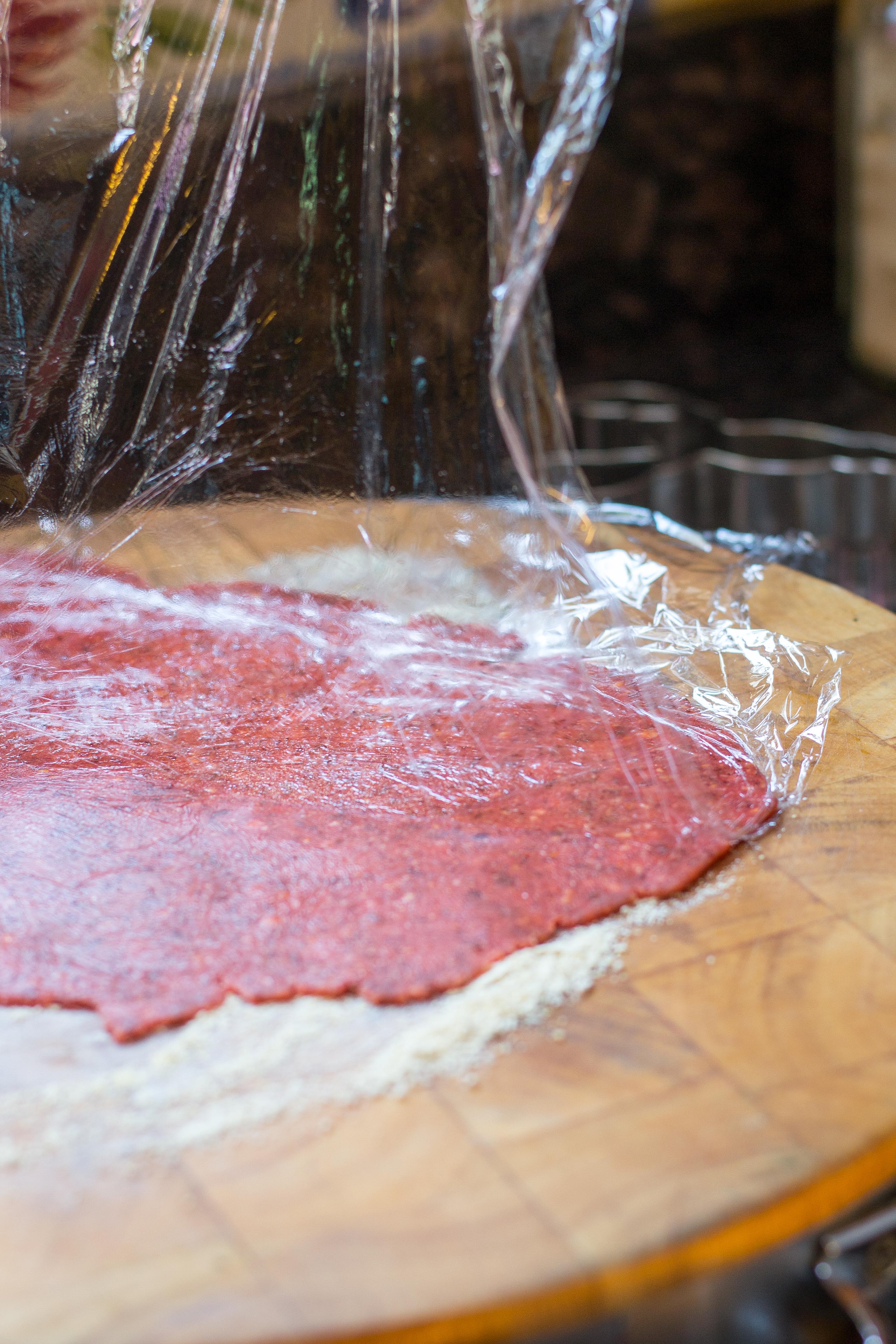 Red Lentil Lobster Crackers – Unique crackers with gorgeous color made from super healthy ingredients. Vegan, gluten-free, and dairy-free. | QueenofMyKitchen.com | #crackers #glutenfree #glutenfreerecipes #glutenfreesnacks #lobster #vegan #veganrecipes #dairyfree