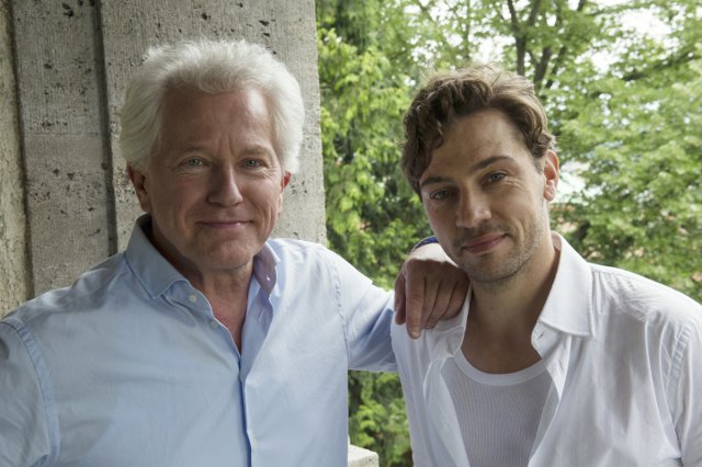 Die show ▷ zuhause im glück (rtlzwei) streamen & weitere highlights aus dem genre real. Dr. Klein (2014 - 2016) | Neue Serien mit schwulen